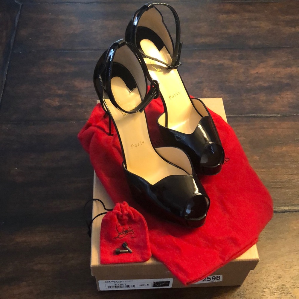 Christian Louboutin Aketata 120 Blk Patent Peep